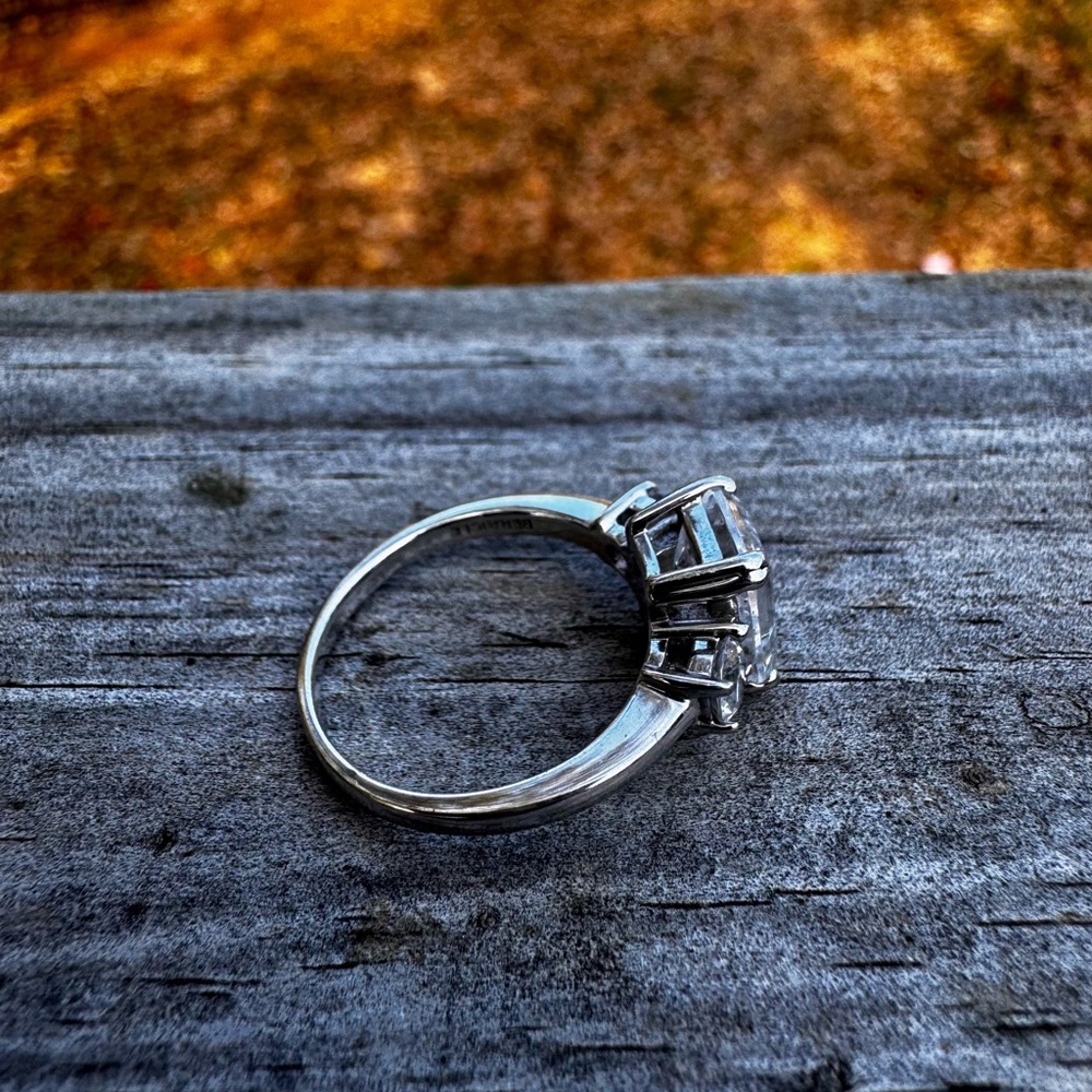 .925 CZ 2.5 carat center stone ring - Picture 3 of 4